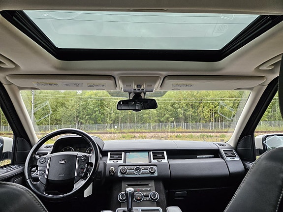 Land Rover Range Rover Sport 10 of 15
