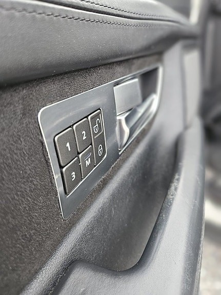 Land Rover Range Rover Sport 13 of 15