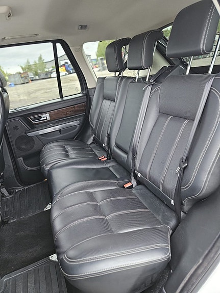 Land Rover Range Rover Sport 11 of 15