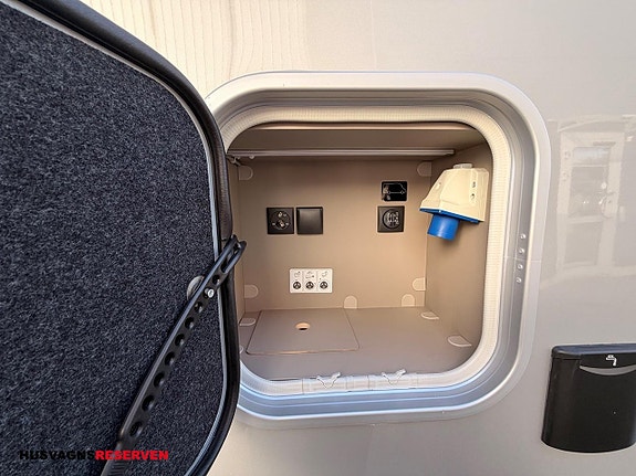 Adria COMPACT SUPREME DL - FIAT 6E 2,2 140HP 35L 6 of 26