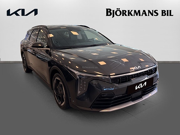 Kia K4 3 of 19