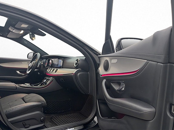 Mercedes-Benz E220 30 of 30