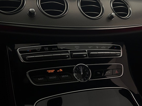 Mercedes-Benz E220 27 of 30