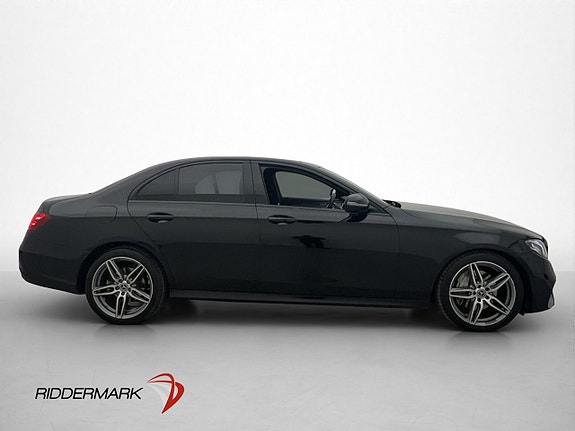 Mercedes-Benz E220 9 of 30