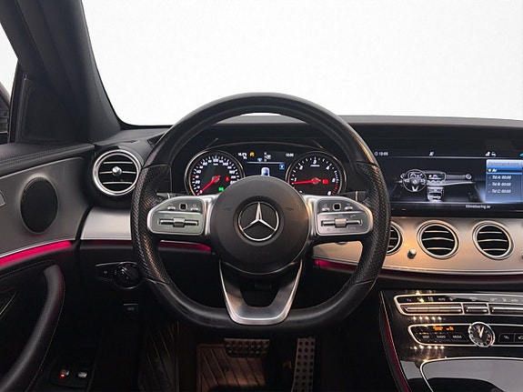 Mercedes-Benz E220 15 of 30