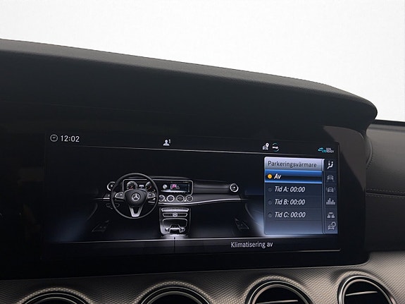 Mercedes-Benz E220 26 of 30