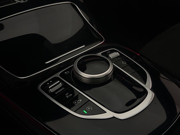 Mercedes-Benz E220 28 of 30