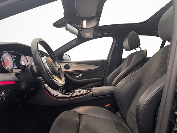 Mercedes-Benz E220 13 of 30