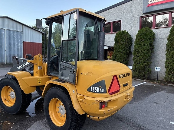 Volvo L 35 B pro 2 of 5