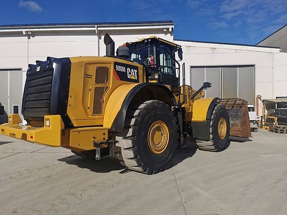 CAT 980M 2 of 18