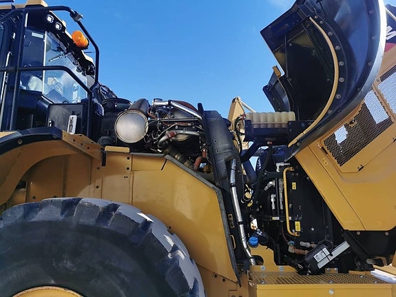 CAT 980M 8 of 18