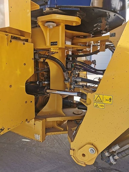 CAT 980M 10 of 18