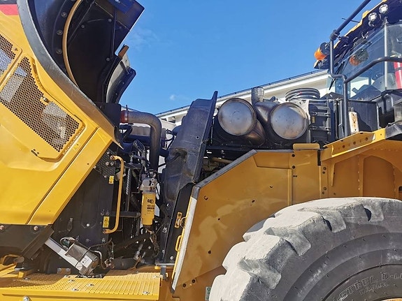 CAT 980M 9 of 18