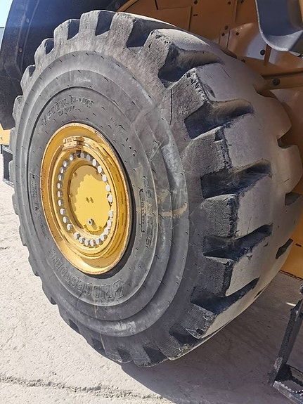 CAT 980M 15 of 18