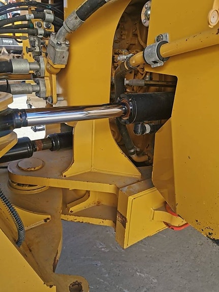 CAT 980M 11 of 18