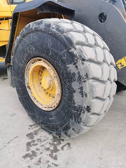 Volvo L 180 H 14 of 22