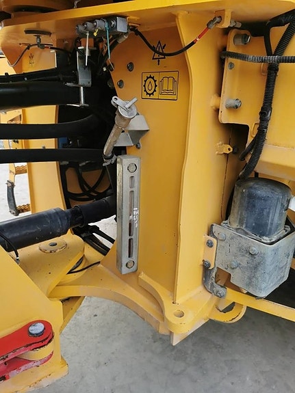 Volvo L 180 H 19 of 22