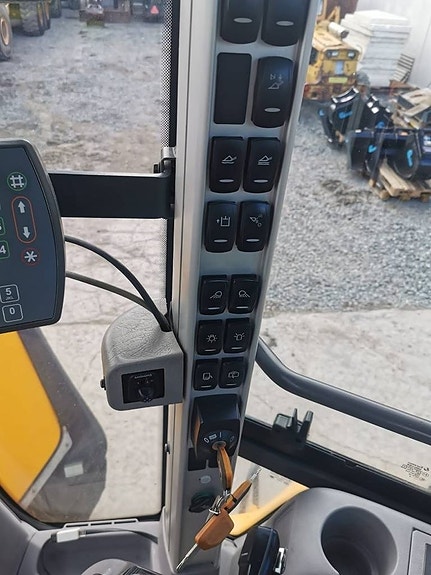 Volvo L 180 H 11 of 22
