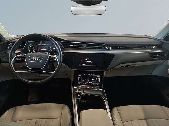 Audi e-tron 8 of 23