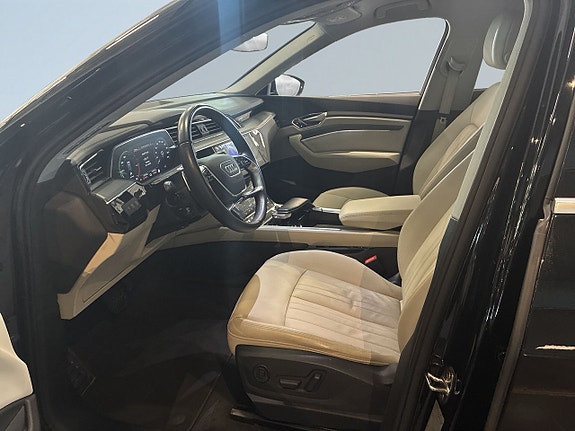 Audi e-tron 7 of 23