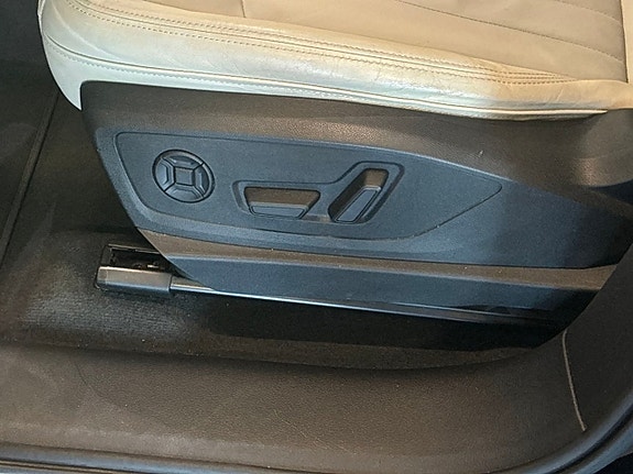 Audi e-tron 20 of 23