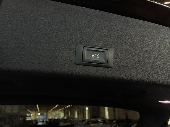 Audi e-tron 19 of 23
