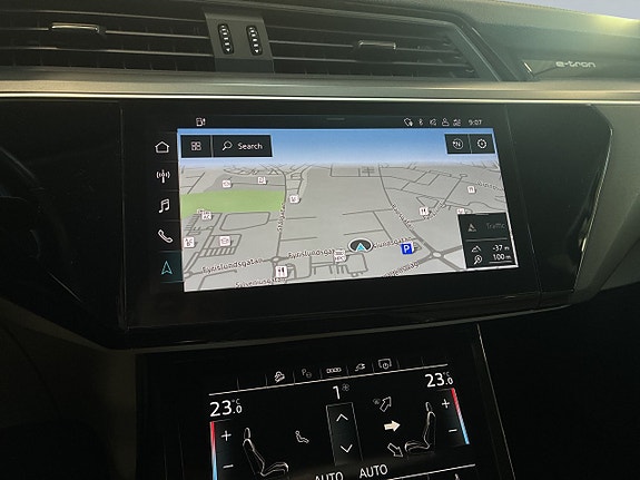 Audi e-tron 15 of 23