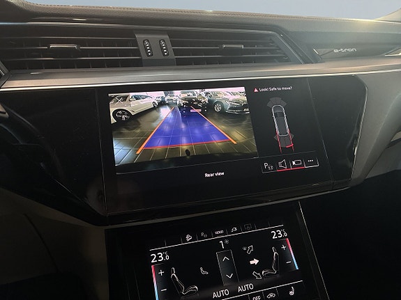 Audi e-tron 11 of 23