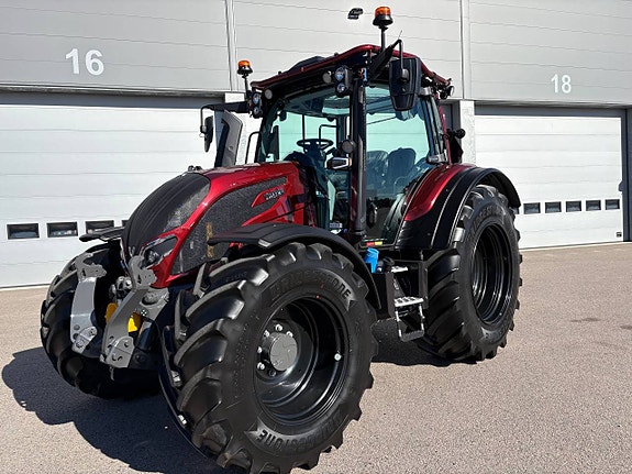 Valtra N175 Direct Skogsutrustad / frontlyft & PTO 2 of 10