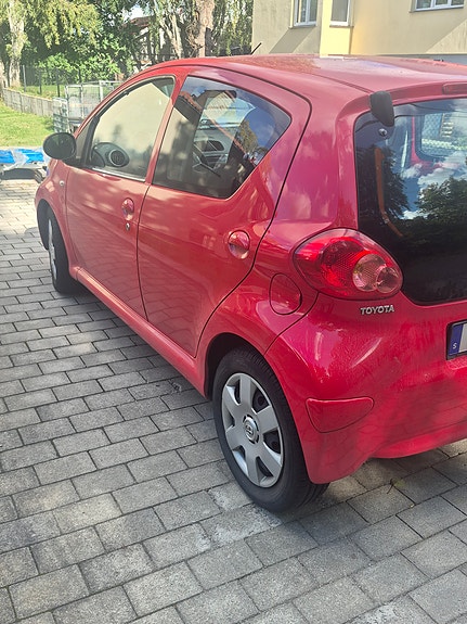 Toyota Aygo 3 of 6