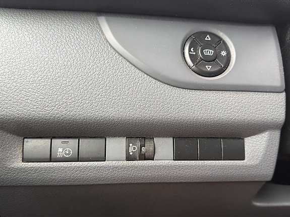 Opel Vivaro 16 of 17