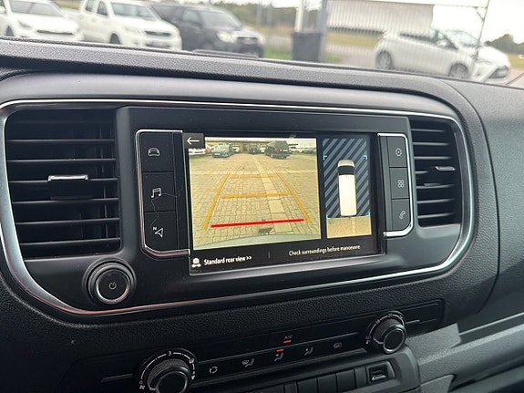 Opel Vivaro 14 of 17