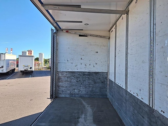 Volvo Vehicle Rigid 6x2-2 box full side opening 15 of 19