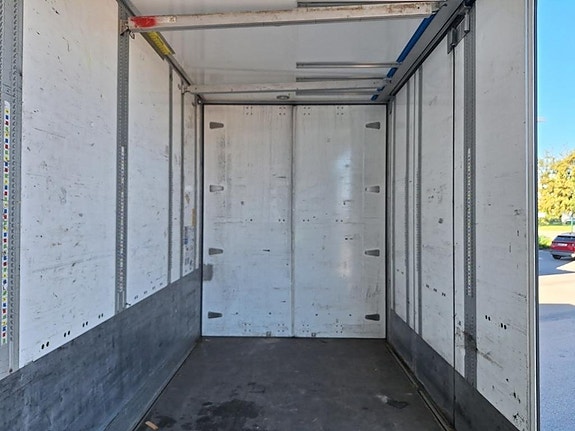 Volvo Vehicle Rigid 6x2-2 box full side opening 14 of 19
