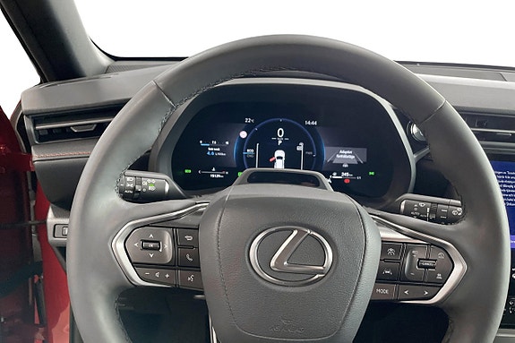 Lexus LBX 12 of 25
