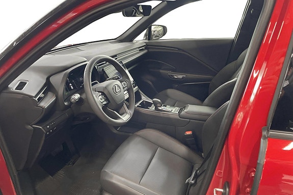 Lexus LBX 13 of 25