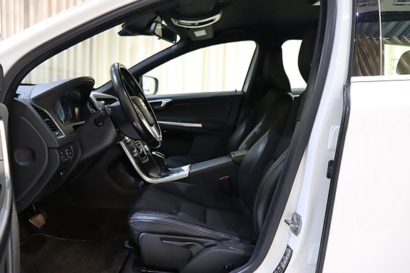 Volvo XC60 15 of 28