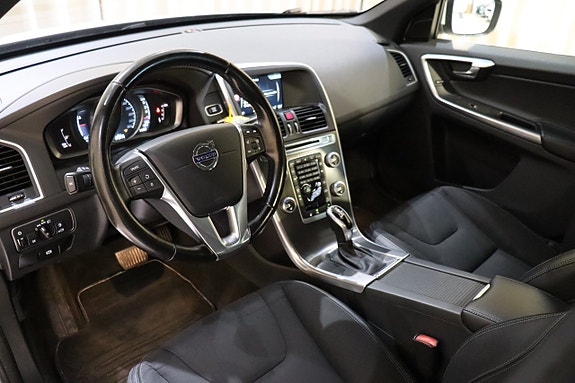 Volvo XC60 16 of 28