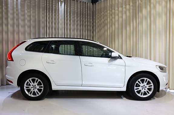 Volvo XC60 2 of 28