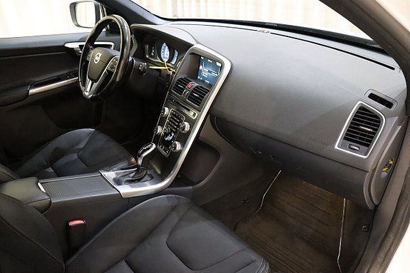 Volvo XC60 25 of 28
