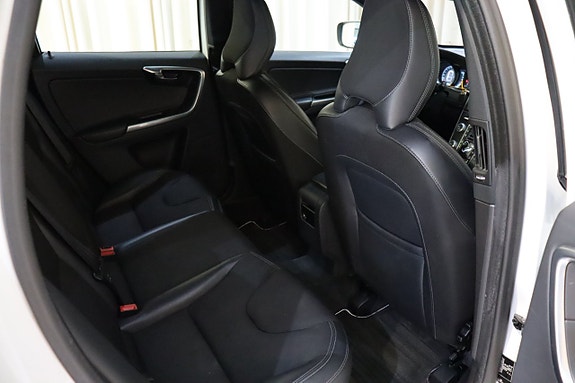 Volvo XC60 11 of 28