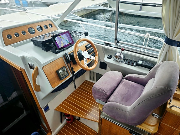 Nimbus 320 Coupe Yanmar 230hk diesel - Bog & akterpropeller 9 of 12