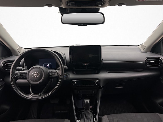 Toyota Yaris 12 of 30