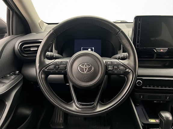 Toyota Yaris 13 of 30