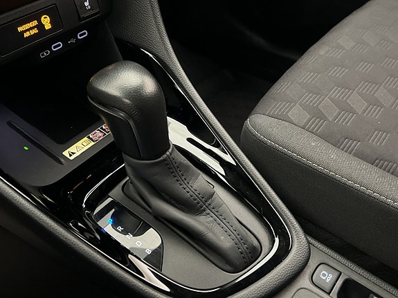 Toyota Yaris 23 of 30