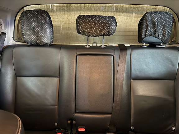 Toyota HiLux 20 of 20