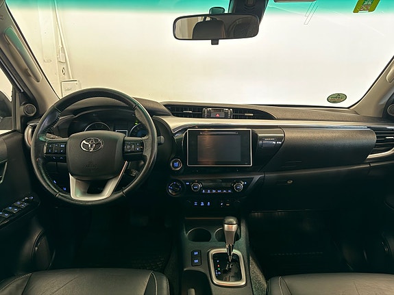 Toyota HiLux 12 of 20