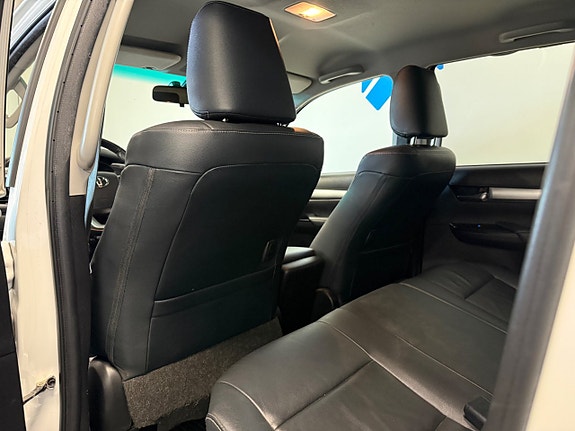 Toyota HiLux 19 of 20