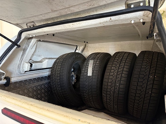 Toyota HiLux 7 of 20