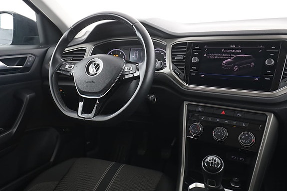 Volkswagen T-Roc 14 of 30